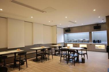 Hanting Hotel Funan Tianzhu Square