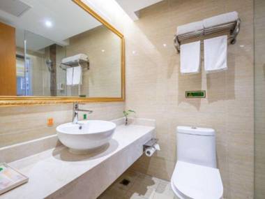 Fu Yang Tian Shang Ren Jian Grand Hotel