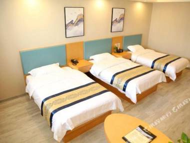Fuyang Green West Hotel