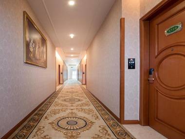 Vienna Hotel Zhejiang Taizhou Luqiao Passenger Center