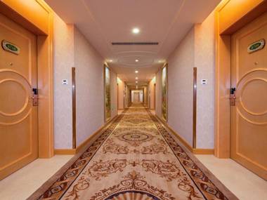 Vienna Hotel Guangdong Zhaoqing Qixingyan East Gate