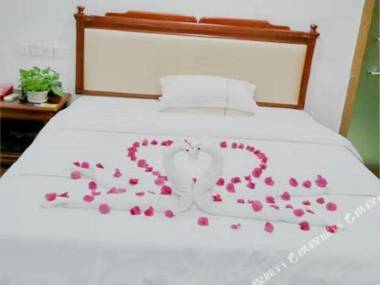 Guangning Jianhong Bussiness Hotel