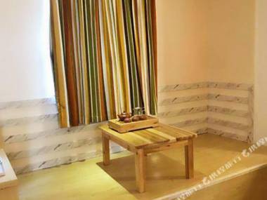 Seven days Xiangjiang Hotel (Seven Star archway Store)