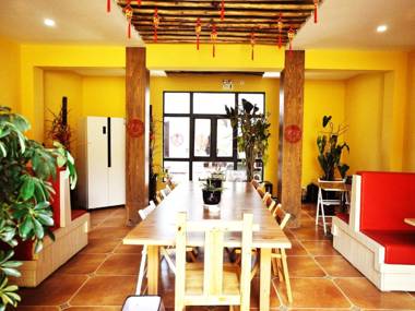 Dunhuang Jinshe Times Inn