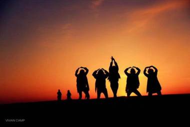 Dunhuang Vivian Desert Camping