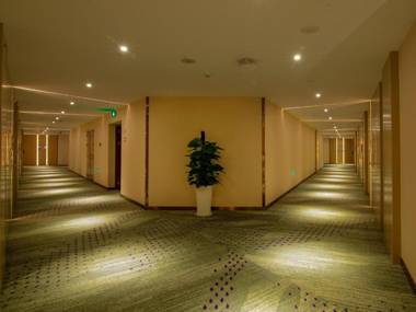 Lavande Hotel Yibin University City Exhibition Center