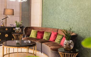 Jiyuan Garden Holiday Inn Hotel