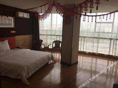7 Days Premium (Jiaozuo Renmin Road Normal College)