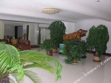 Yifan Fengshun Business Hotel