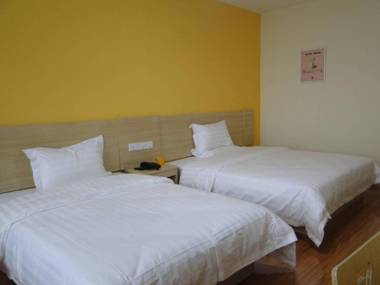 7Days Inn Taihe Guoxing Auto and Agricultural Machine City