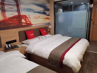 Thank Inn Chain Hotel Shanxi Changzhi Huguan County Bus Station Store