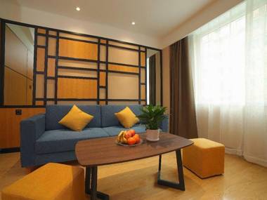 Chonpines Hotel·Rizhao Yingbing Road RT-Mart