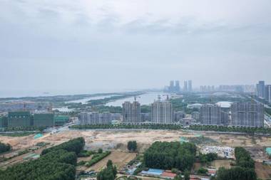 The air villa: five high-rise air courtyards - the third bathing beach the mountain and the sky the town of dongyi the forest park the Ocean Park ten thousand mouth