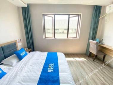 Yuezhijia Business Hotel (Huoshan Ferris Wheel Passenger Transport Center)