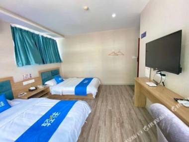 Yuezhijia Business Hotel (Huoshan Ferris Wheel Passenger Transport Center)