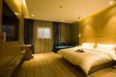 Starway Hotel Xinyi Nanjing Road