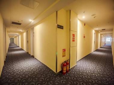 7 Days Inn Yunfu Coach Terminal Branch