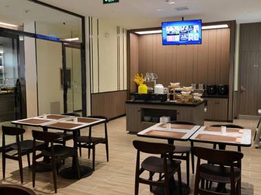 Hanting Hotel Cixian Yizhong