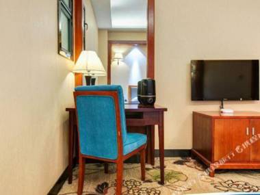 Lin Fen Si Mai Er Guo Ji Hotel