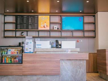 Hanting Hotel Zhalantun Qinghe Home Plaza