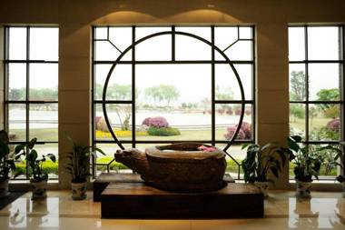 Tongli Lake View Hotel