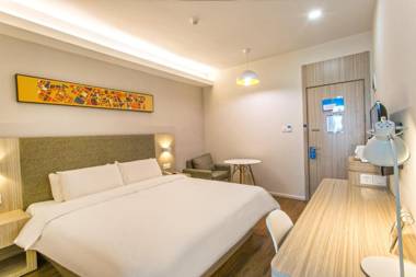Hanting Hotel Suzhou Guanqian Street Yangyu Alley Metro Station