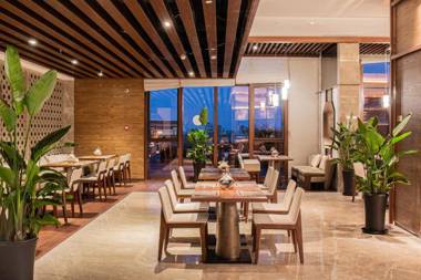 HUALUXE Suzhou Bay Hot Spring Resort an IHG Hotel