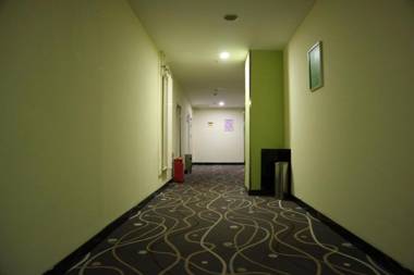 7Days Inn Changchun Hongqi Street University Town Nanhu Plaza Branch