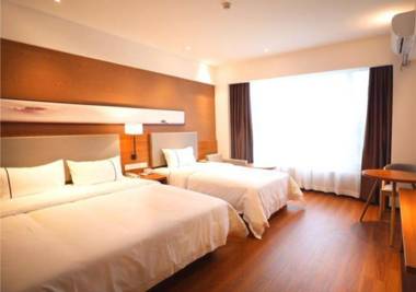 JTour Inn Changchun Yanming Lake