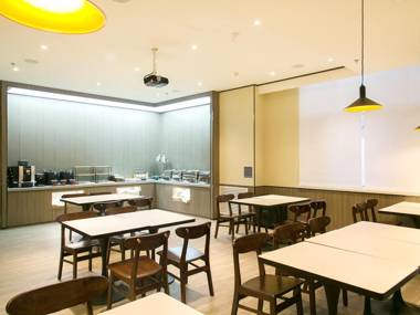 Hanting Hotel Changchun Jingyue Changying Century City