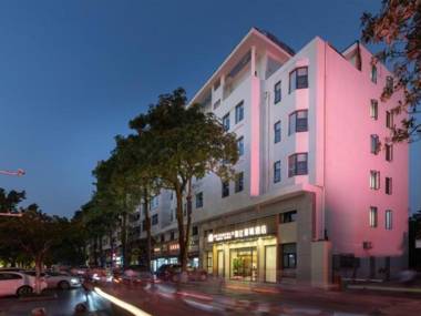 Jinjiang Metropolo Haikou East High Speed Railway Station Normal University