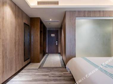 Xinghu Peninsula Hotel (Kouriyue Duty Free Shop)