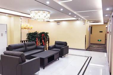 City 118 Hotel Longmen High Speed Railway Station