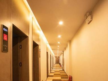 Shell Hotel Luoyang Luanchuan County Laojunshan Dizhi Square