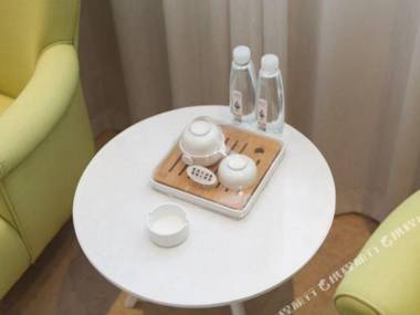 Luo Yang Man Jing Da Jiu Dian Luo Yi Gu Cheng Dian