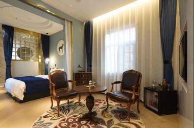 Moon and Chalice Boutique Hotel