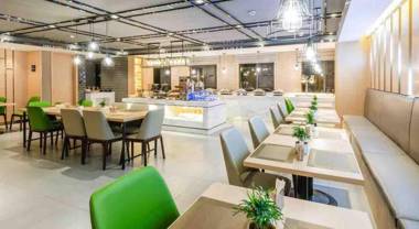 Atour Hotel (Kunming Dian Lake)