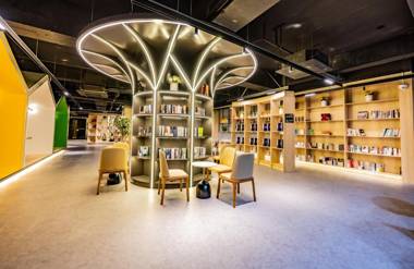 Shining Star Hot Spring Hotel