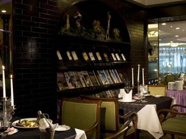 Fenggang Gladden Hotel