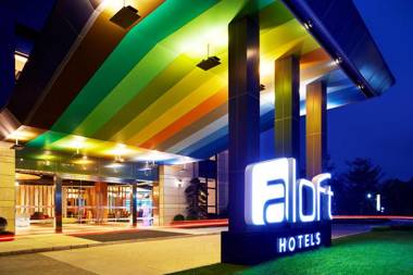 Aloft Dynamic Town