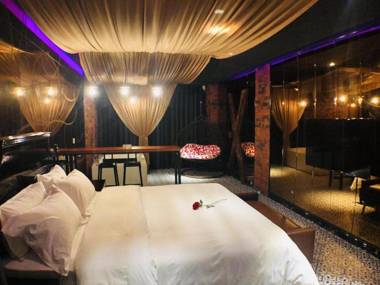 Swan of Love Dongguan Hotel