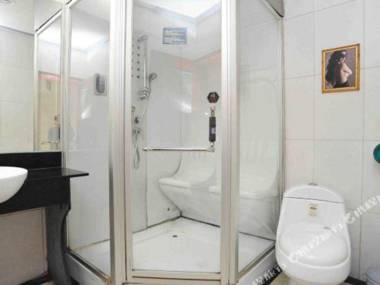 Guangyuan Hotel (Yellow River Fashion City Shop Humen Pedestrian Street Dongguan)