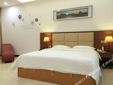 8 Inn (Dongguan Qiaotou Bus Station)