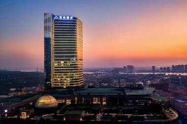 Atour Hotel Zhongshan Guzhen Town Huayi Square