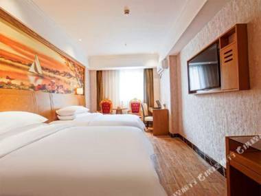 Wei Ye Na 3Hao Jiu Dian (Jin Hua Gao Tie Zhan Dian )