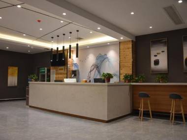 Shell Hotel Kaifeng Jin'an Road Bianxihu Wanda Plaza