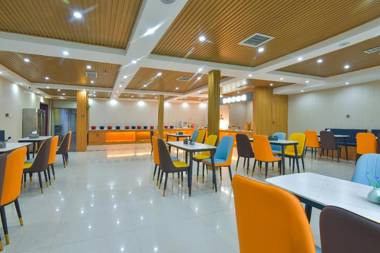 Starway Hotel Kaifeng Jinming Square