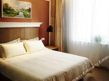 Hua Yi Jing Xuan Jiu Dian (Dong Ying Qi Che Ke Yun Xi Zhan Dian )