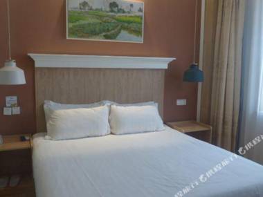 Hua Yi Jing Xuan Jiu Dian (Dong Ying Qi Che Ke Yun Xi Zhan Dian )