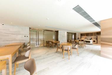 Ji Hotel (Changsha South Railway Station Wujiang Tianjie)